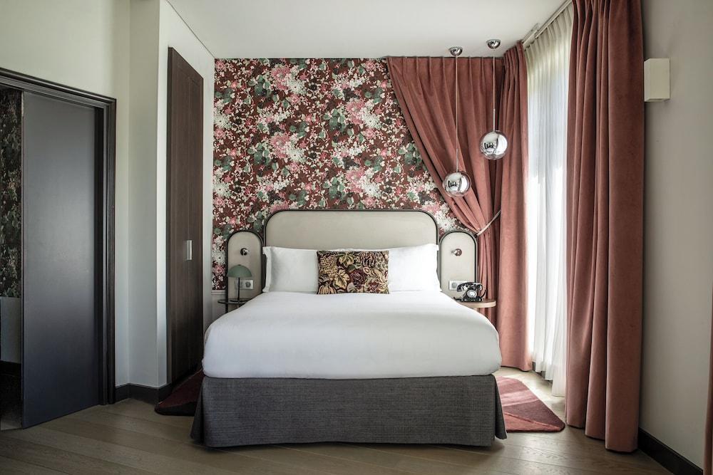 Hotel Indigo PARIS - OPERA, an IHG hotel Room Type - Suite, 1 Queen Bed with Sofabed Hotel Indigo PARIS - OPERA, an IHG hotel Room Type - Suite, 1 Queen Bed with Sofabed