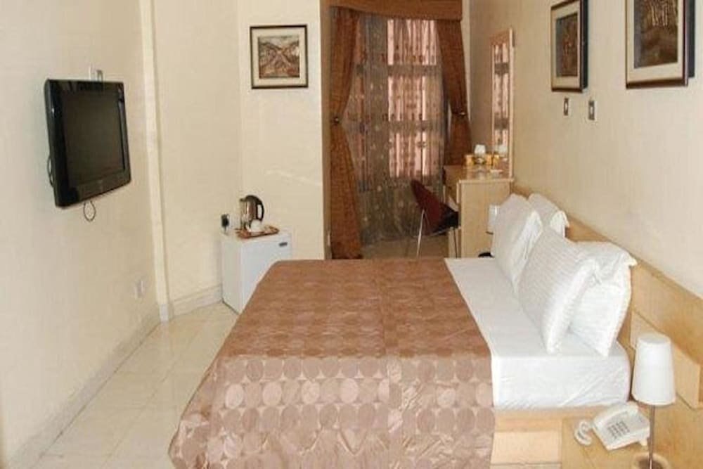 Solitude Hotel Victoria Island Room Type - Diplomatic Suite