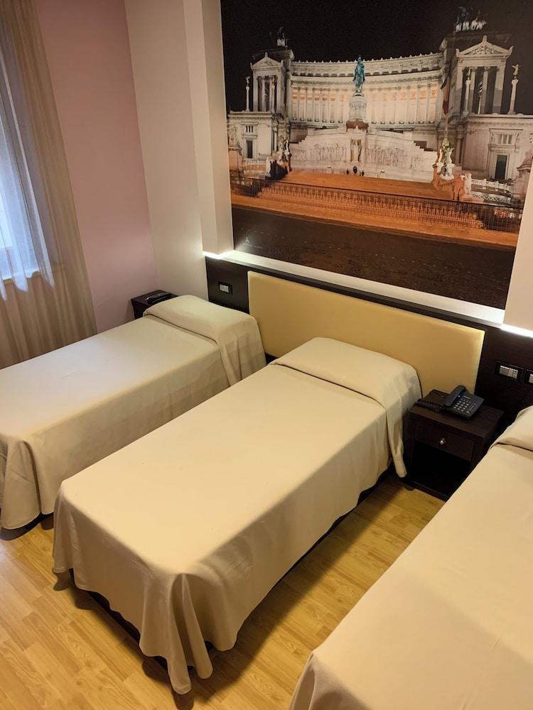Hotel Star Room Type - Classic Triple Room