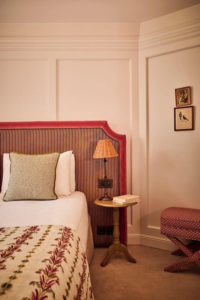 Hôtel Maison Monceau - Tap to explore photos