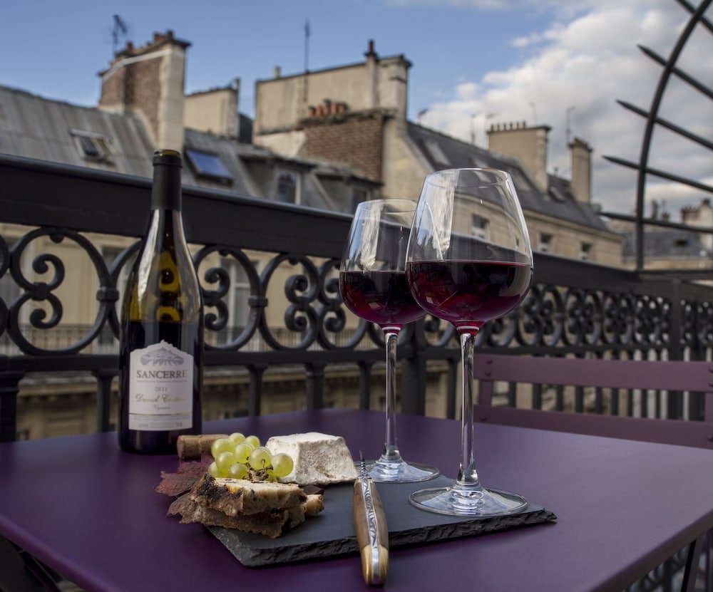 Hôtel Maison Monceau - Tap to explore photos