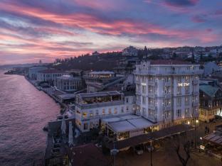 The Stay Bosphorus - Tap to explore photos