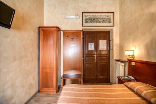 Hotel Labelle - Tap to explore photos