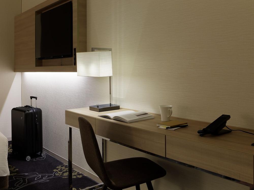 Millennium Mitsui Garden Hotel Tokyo/Ginza - Tap to explore photos