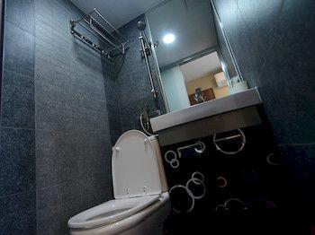 Kong Hing Guest House - Tap to explore photos