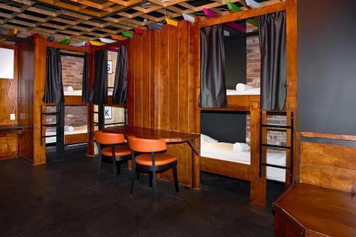 Amsterdam Teleport Hotel Room Type - Budget 10-Pack