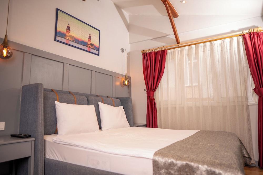 Corner Hot Room Type - Standard Room