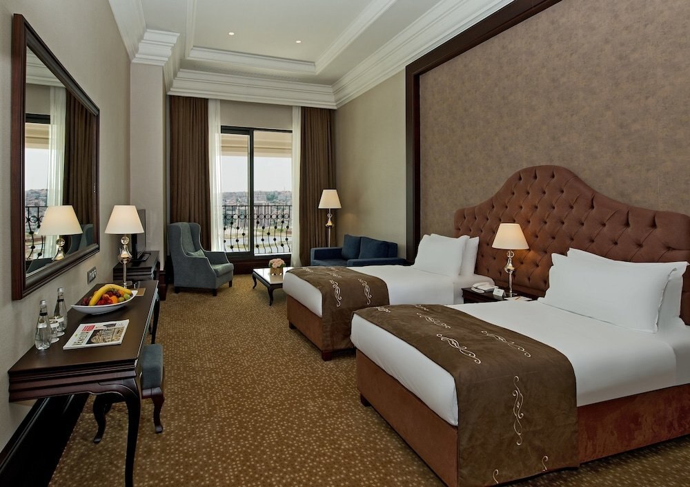 Vialand Palace Hotel Room Type - Deluxe Suite (Twin)