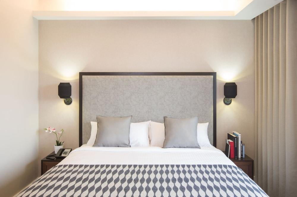 Leon Hotel LES Room Type - Deluxe King
