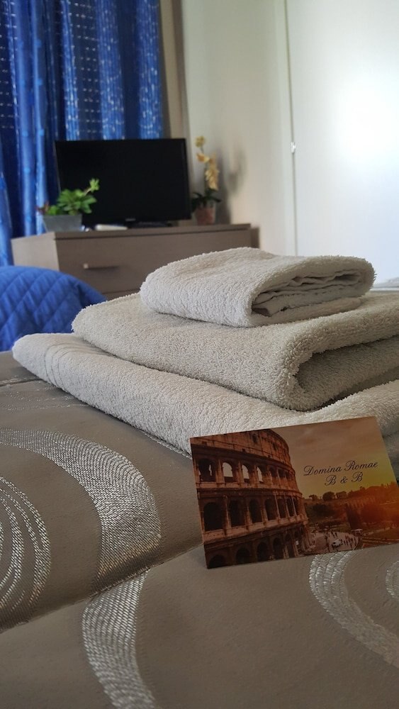 Domina Romae B&B Room Type - Deluxe Quadruple Room, Ensuite