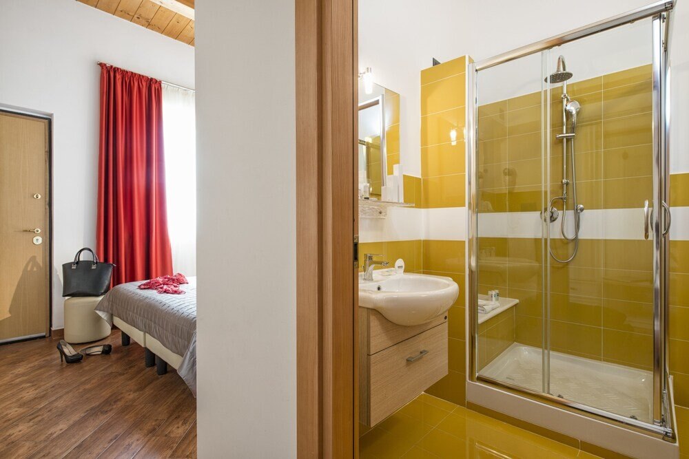 Simon Hotel Room Type - Double Room