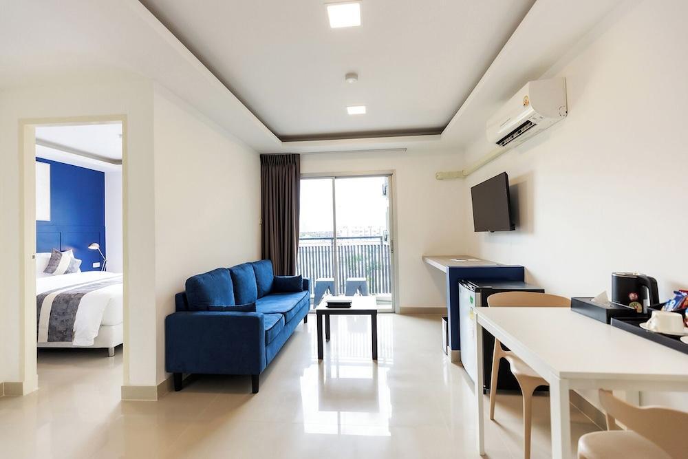 UTD 8 Hotel & Residence Room Type - Junior Suite