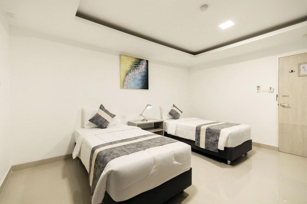 UTD 8 Hotel & Residence Room Type - Standard Twin Room