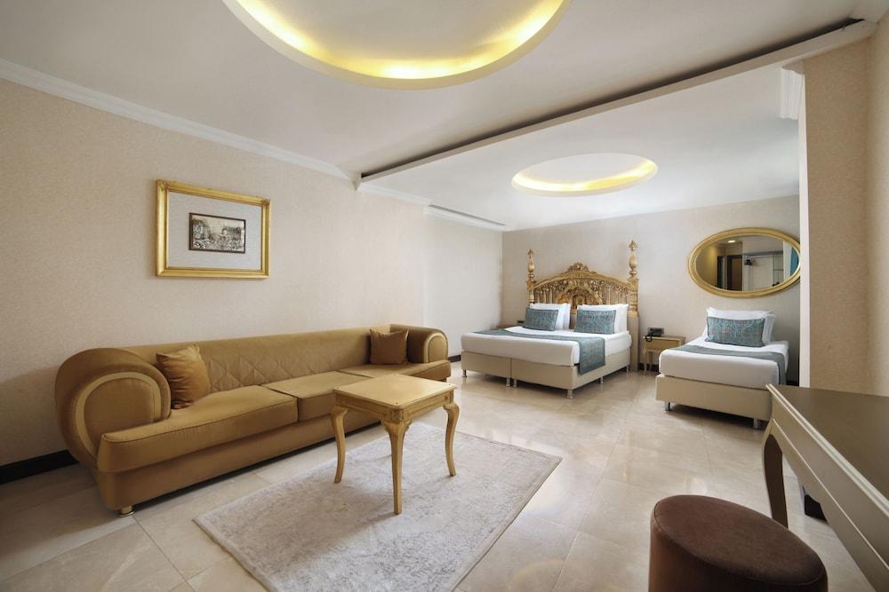 Great Fortune Hotel and Spa Room Type - Family Suite, 3 Bedrooms