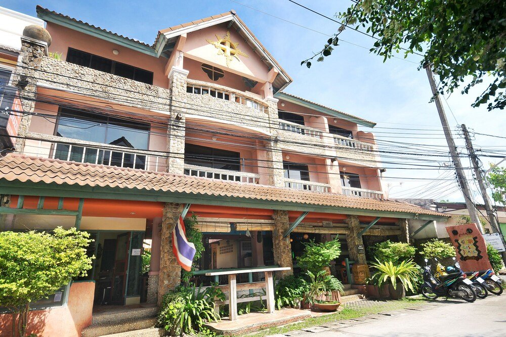 Casa Brazil Homestay & Gallery - Tap to explore photos