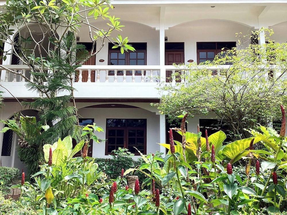 Garden Home Kata Room Type - Superior Room, Garden View