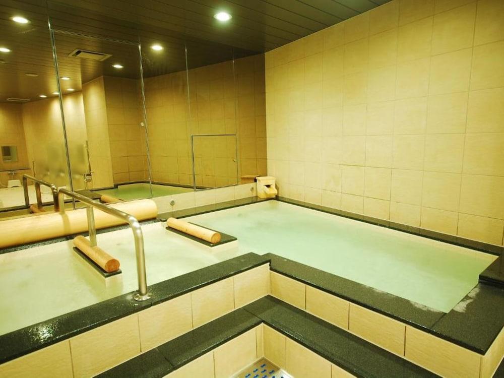 Anshin Oyado Shimbashi - Caters to Men