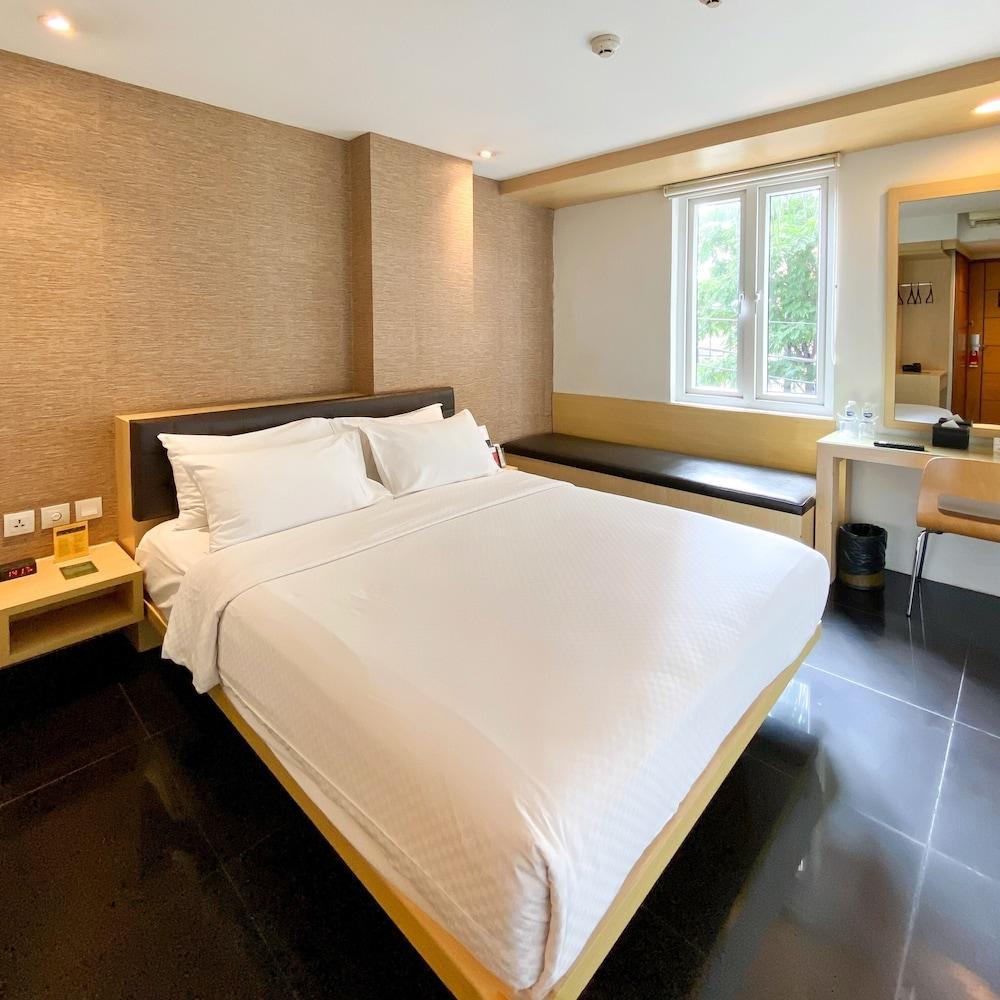 M Hotel Jakarta Room Type - Executive Double Room, 1 Queen Bed