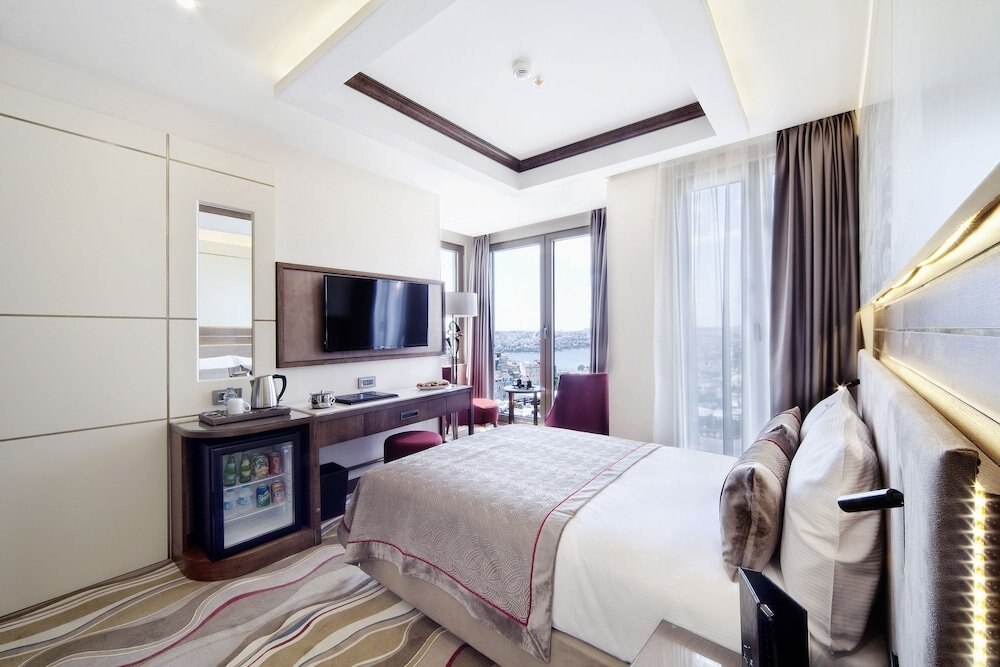 Grand Hotel De Pera Room Type - Deluxe Room, Sea View