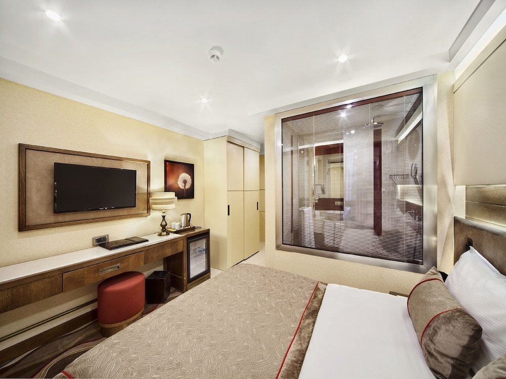 Grand Hotel De Pera Room Type - Superior Double or Twin Room Grand Hotel De Pera Room Type - Superior Double or Twin Room