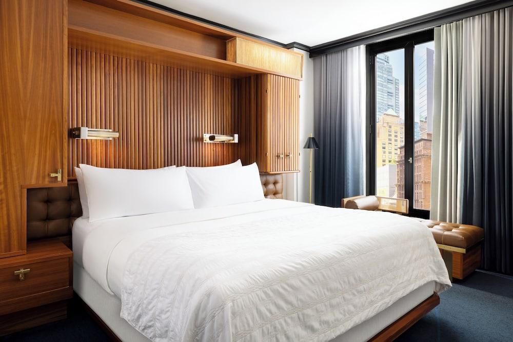 Le Meridien New York, Central Park by Marriott - Tap to explore photos