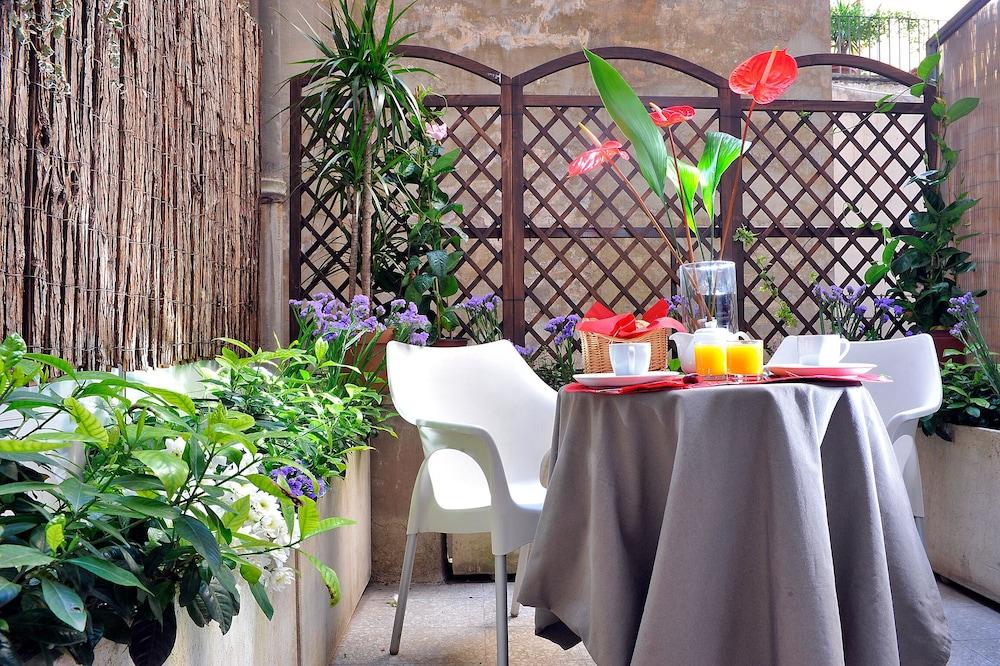 Best Pantheon B&B - Tap to explore photos