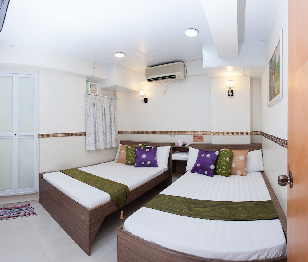 Vincent Hill Guesthouse Room Type - Quadruple Room