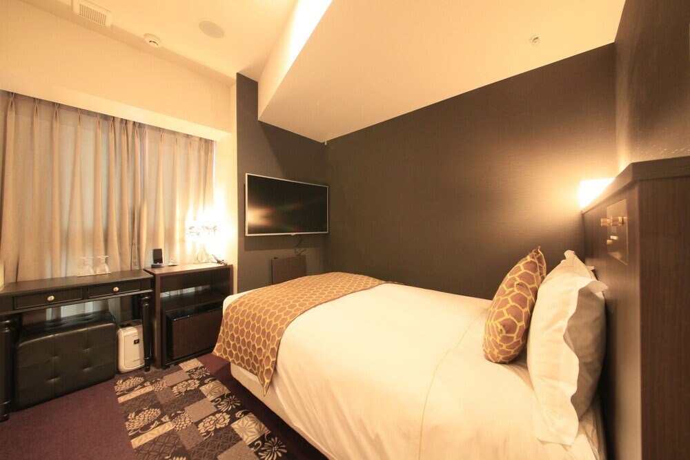 Centurion Hotel Ikebukuro Room Type - Standard Semi-double Room - Non Smoking (1 Semi-double bed)