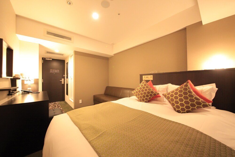 Centurion Hotel Ikebukuro Room Type - Superior Queen Room -Non Smoking (1 Queen Bed) - Extrabed is from 3rd adult Centurion Hotel Ikebukuro Room Type - Superior Queen Room -Non Smoking (1 Queen Bed) - Extrabed is from 3rd adult