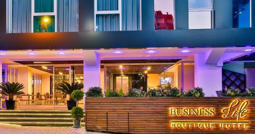 Business Life Hotel & Spa Şişli - Tap to explore photos