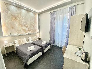 Legends Hostel Room Type - Superior Twin Room