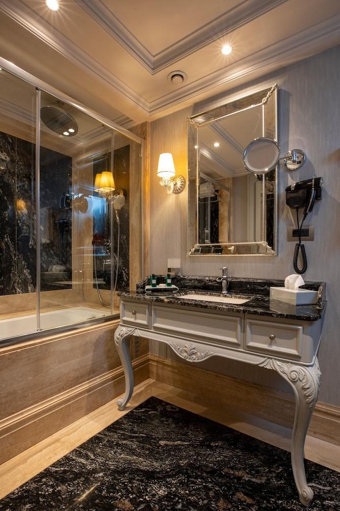 MFB Tarabya Hotel Room Type - Honeymoon Suite