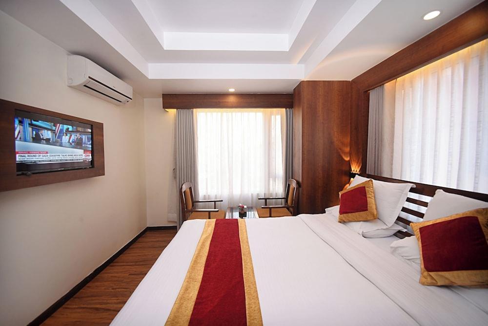 Hotel Friend's Home Room Type - Deluxe Double Room