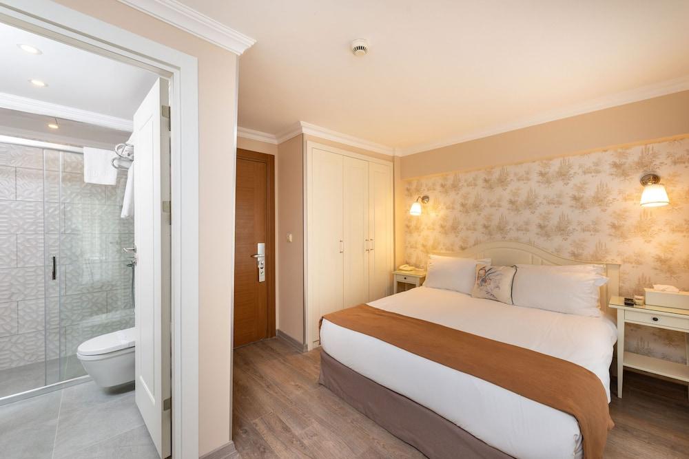 Mr. Bird Hotel Room Type - Economy Double Room