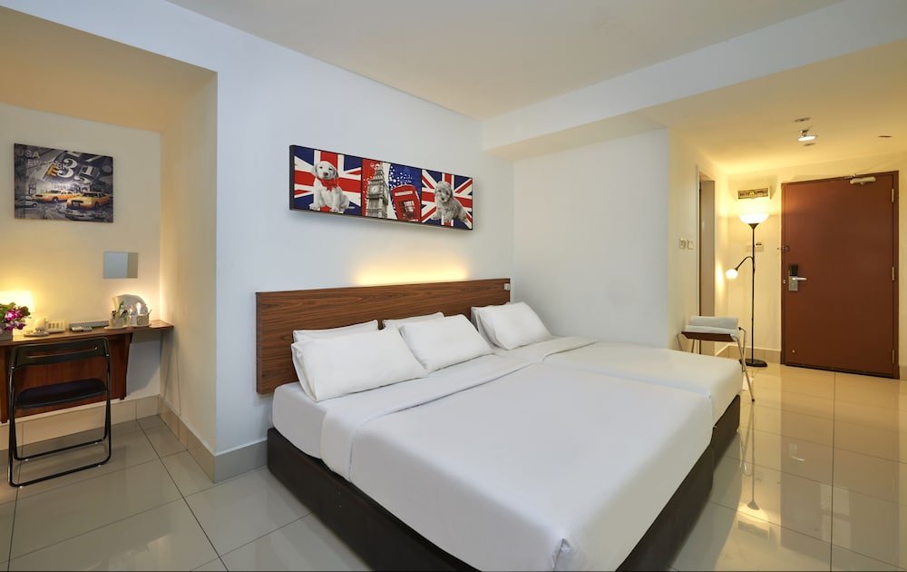 V Hotel Room Type - Family Triple Room, 3 Twin Beds