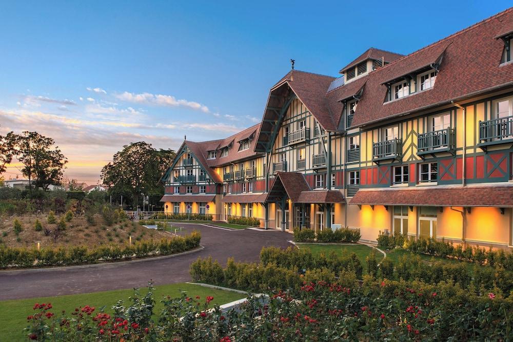 Renaissance Paris Hippodrome de St. Cloud Hotel - Tap to explore photos