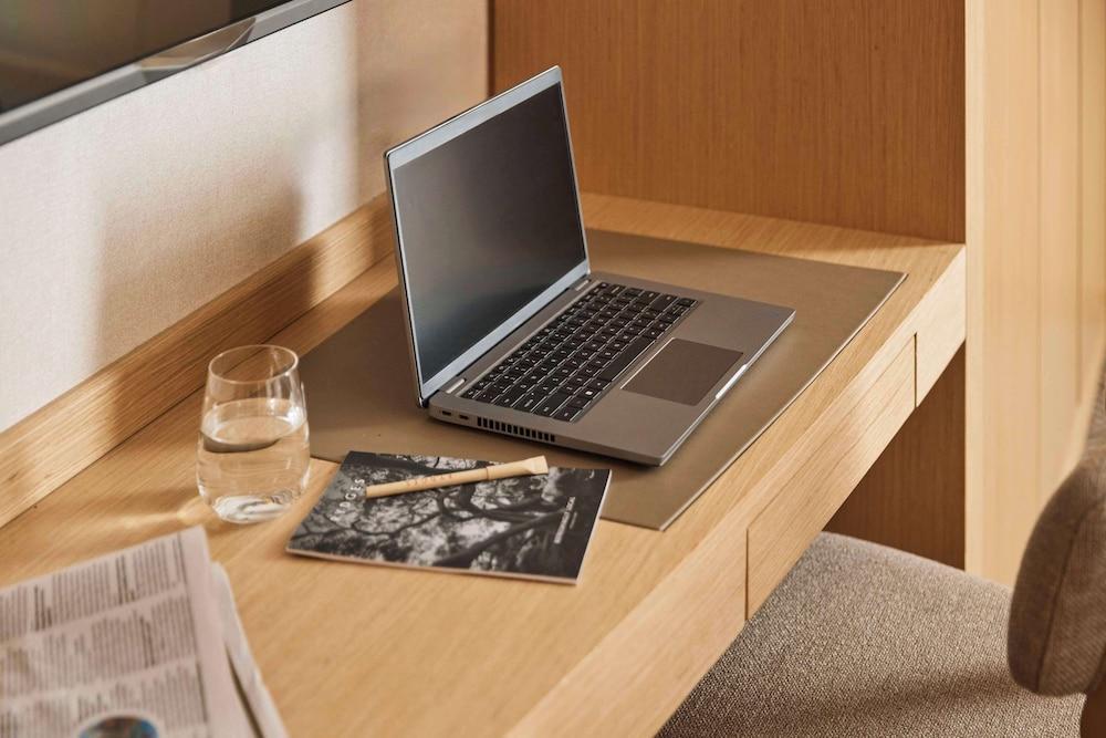 Rydges Australia Square Room Type - Premium Room, 1 King Bed