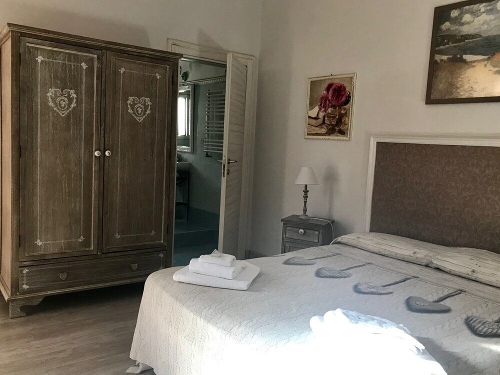 GH Casa Vicenza - Tap to explore photos