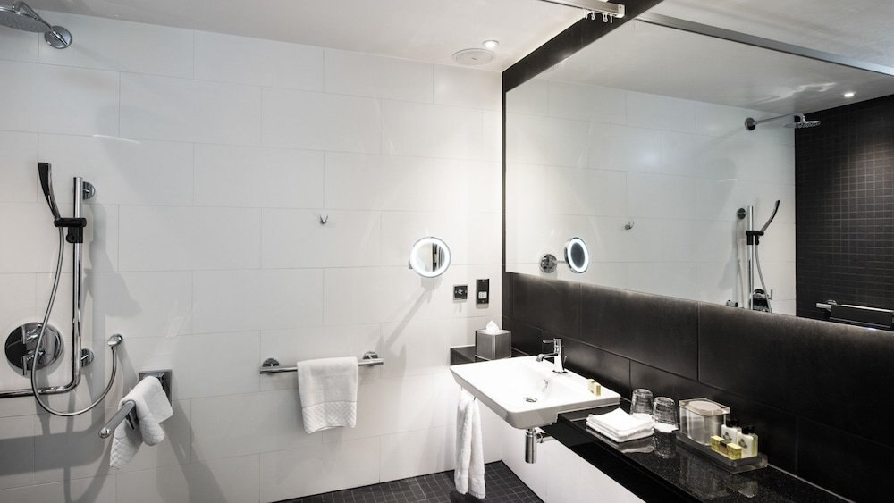 InterContinental LONDON - THE O2  Room Type - Classic Room, 1 King Bed, Accessible