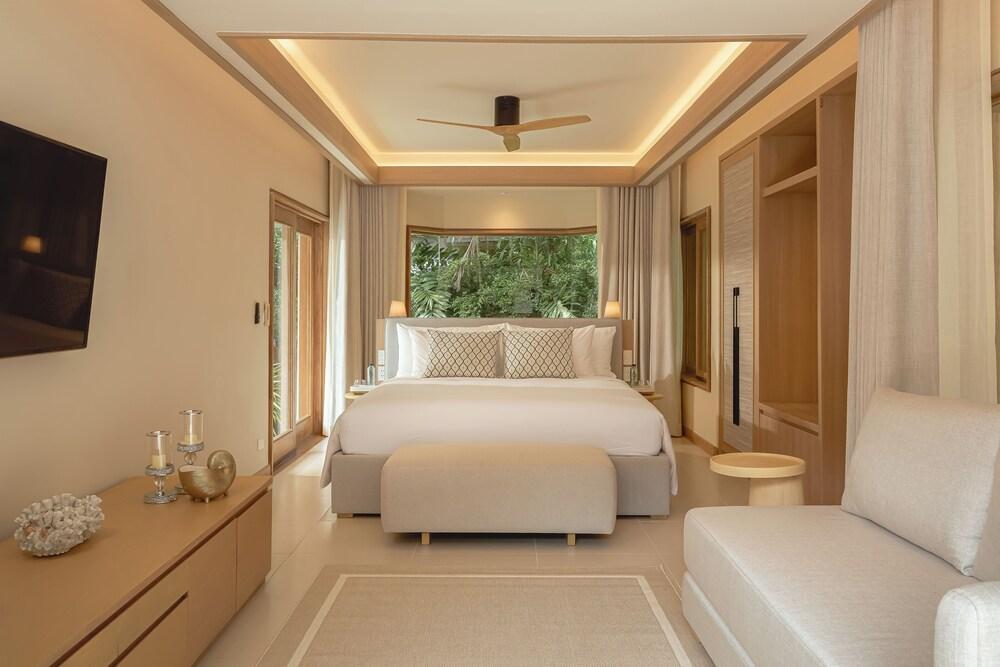 Villa Macaque and Villa Languor Room Type - Villa Languor - Luxury Junior Suite