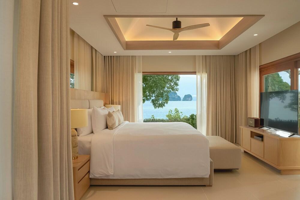 Villa Macaque and Villa Languor Room Type - Villa Languor - Oceanfront Master Suite Villa Macaque and Villa Languor Room Type - Villa Languor - Oceanfront Master Suite