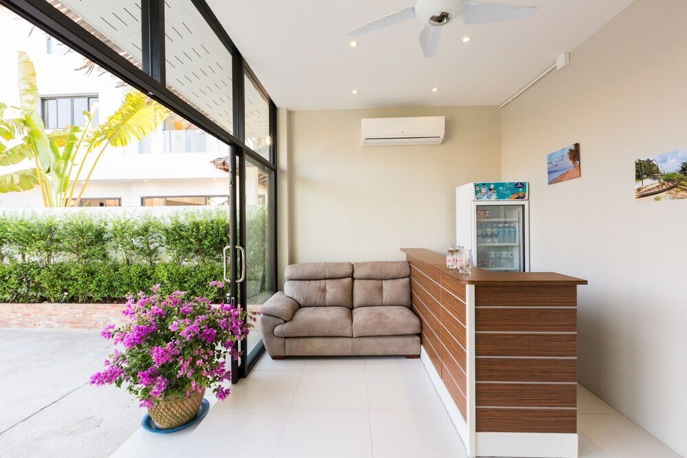 Beachside Villa Baylis - Tap to explore photos