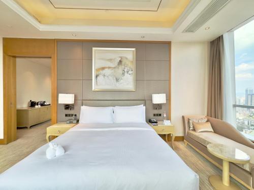 DoubleTree by Hilton Hotel Guangzhou - Tap to explore photos