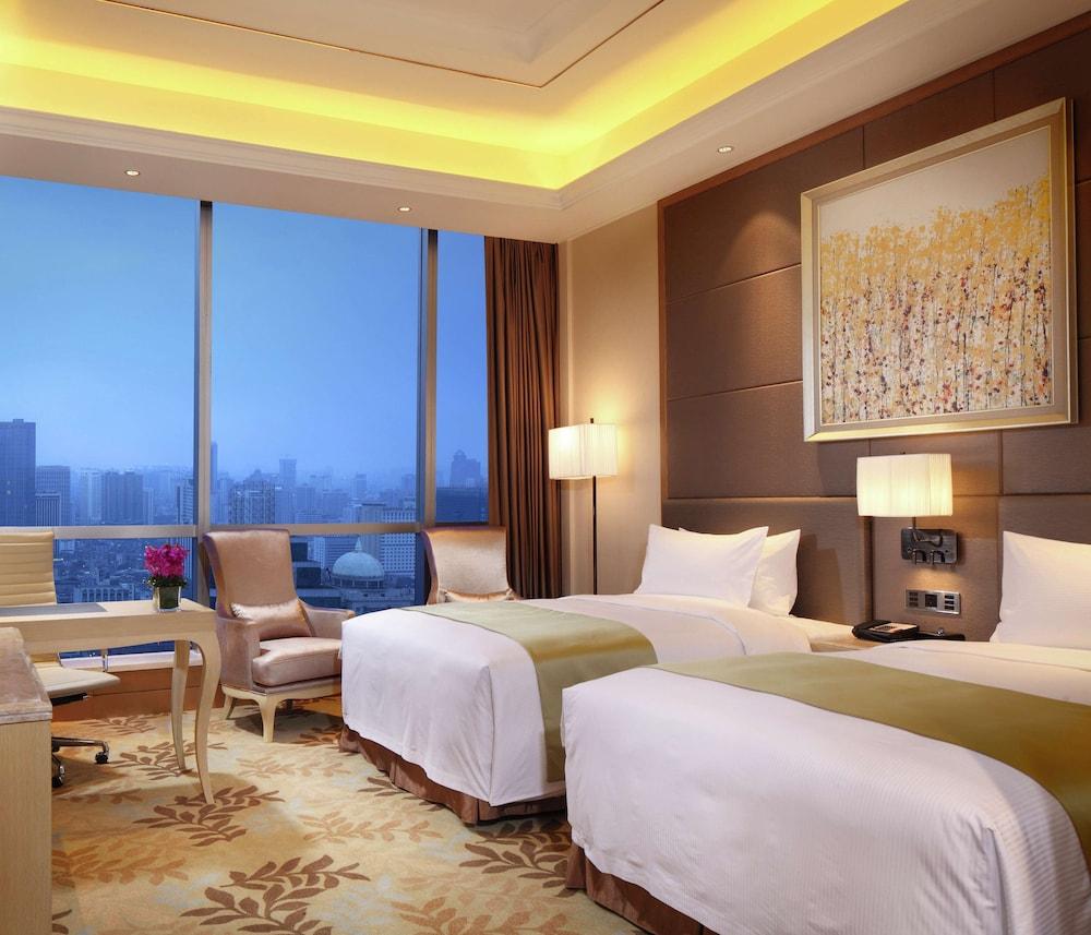 DoubleTree by Hilton Hotel Guangzhou Room Type - Room, 2 Twin Beds, City View (Guest) DoubleTree by Hilton Hotel Guangzhou Room Type - Room, 2 Twin Beds, City View (Guest)