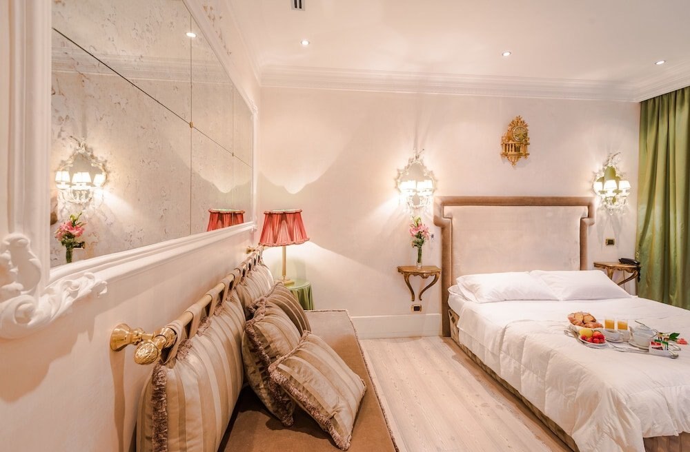 MDM Guesthouse - Tap to explore photos