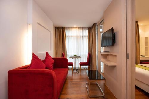 iCheck inn Residences Patong - Tap to explore photos