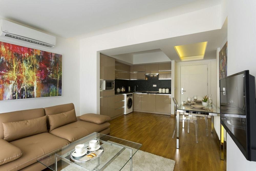 The Place Hotel Room Type - Business Suite, 2 Bedrooms, Terrace, City View The Place Hotel Room Type - Business Suite, 2 Bedrooms, Terrace, City View