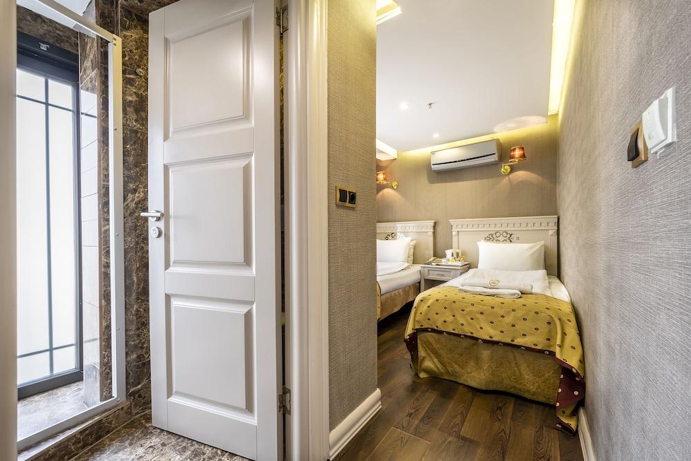 Hotel Goldengate Room Type - Twin Room