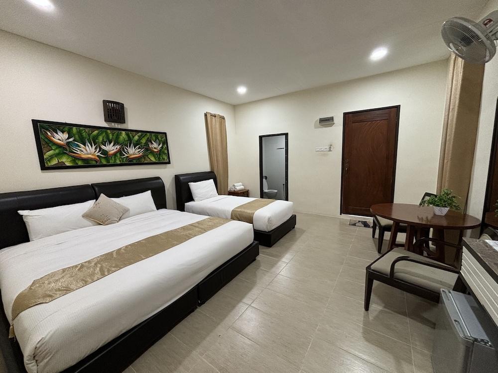 Padimas Villa @Datai Valley Room Type - Superior Single Room, Multiple Beds, Mountain View