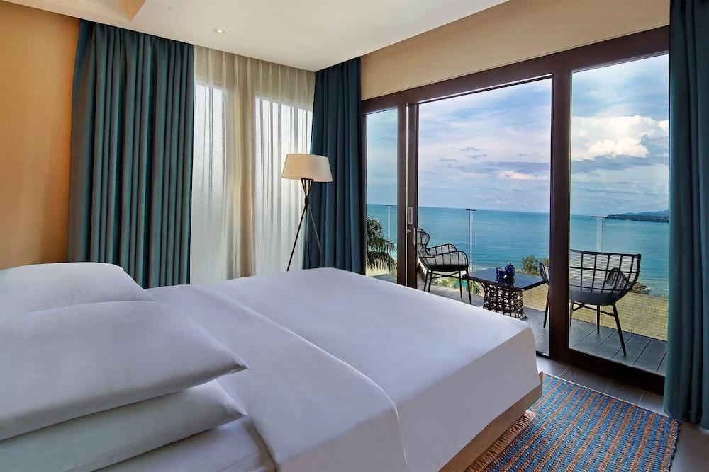 Hyatt Regency Phuket Resort Room Type - 1 King Bed Hilltop Ocean View Suite
